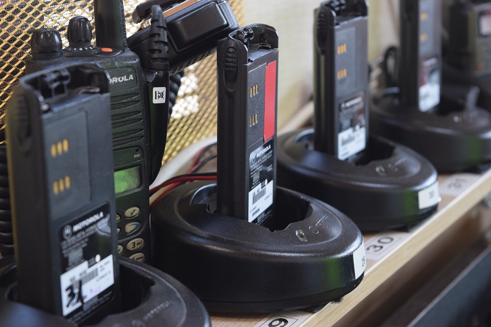 how long do walkie talkie batteries last